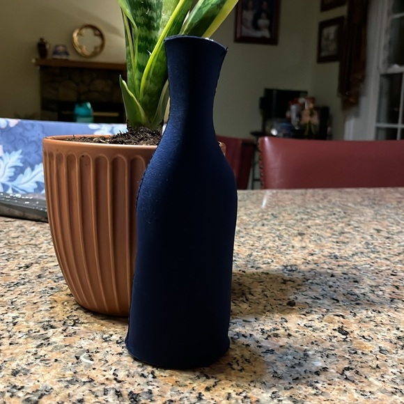 New England Patriots NFL Red, White & Blue Zippered Bottle Suit Drink Sleeve - Picture 3 of 3